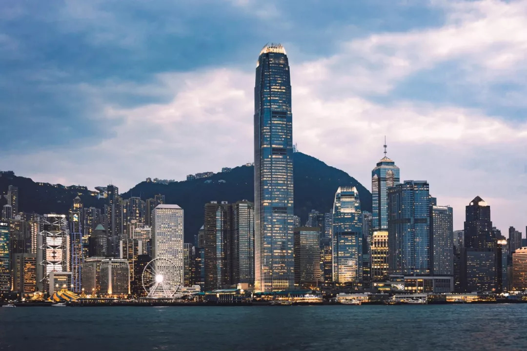 香港三期必开一期,目前现象解析描述_游戏版57.918